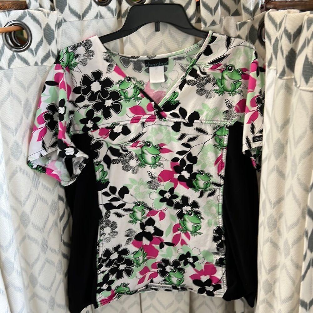 Cherokee Frog Scrub Top